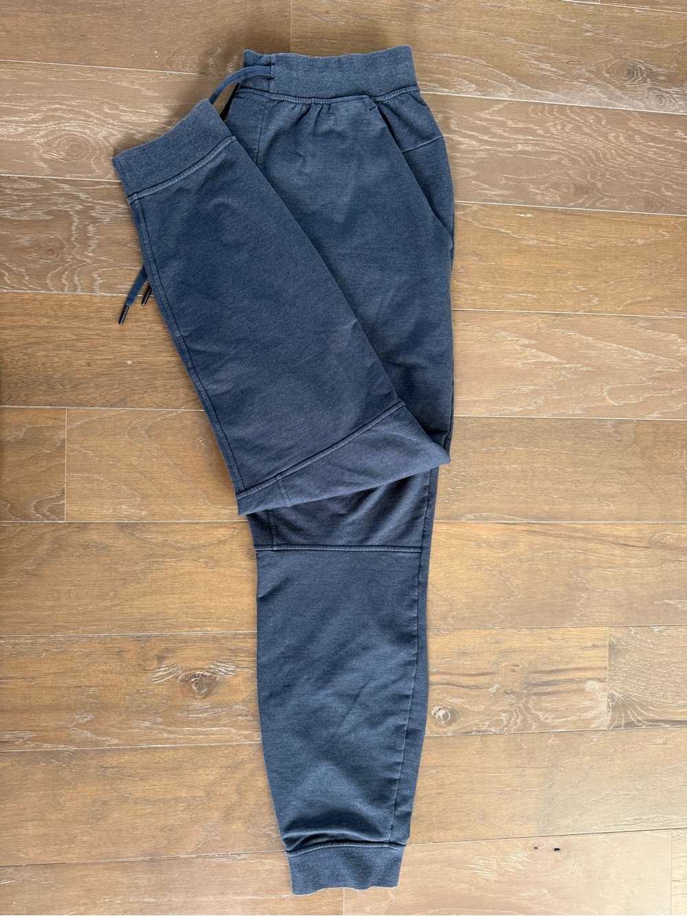 Lululemon Men’s Navy Joggers L